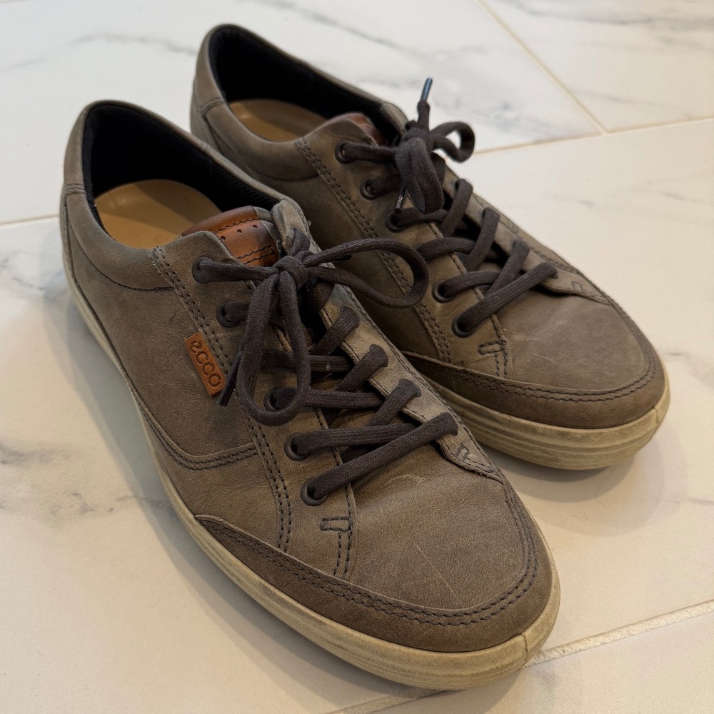Ecco Sneakers